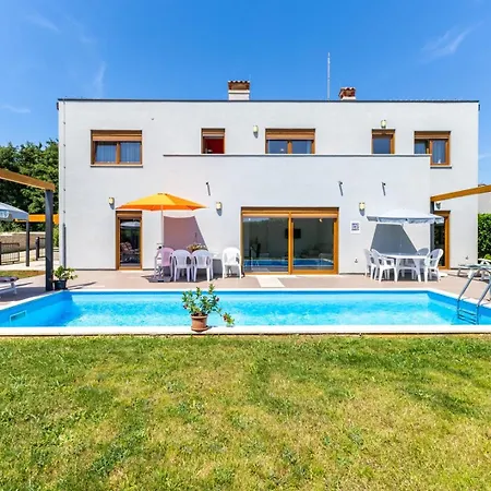 House Irina F - Pool Private Vikendica Porec