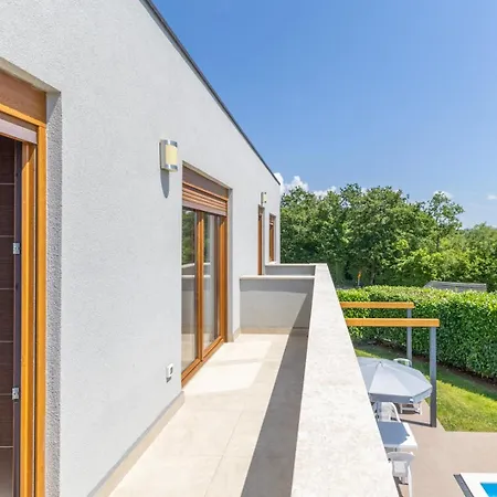 House Irina F - Pool Private Porec