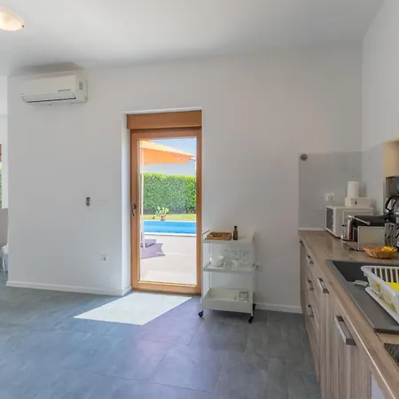 House Irina F - Pool Private Vikendica Porec