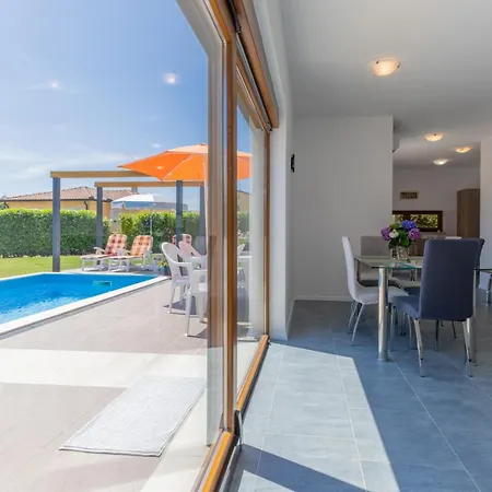 House Irina F - Pool Private Vikendica Porec